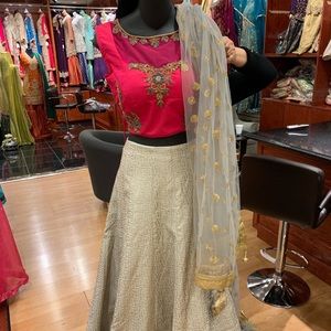 Authentic traditional Indian Wedding Dresses